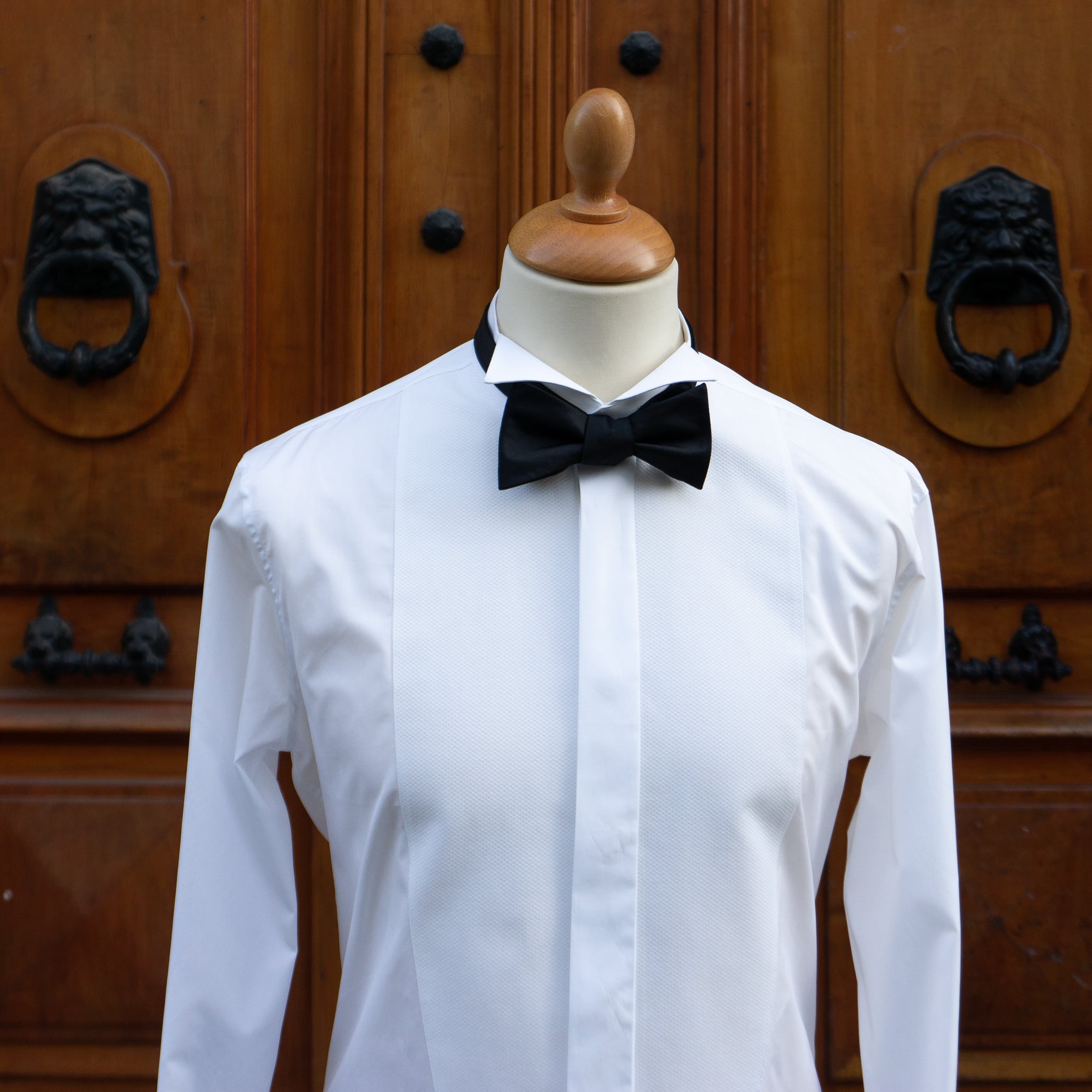 Wing collar shirt with black tie, piqué cotton bib front, wing collar - Revenga Chemisiers Genevois