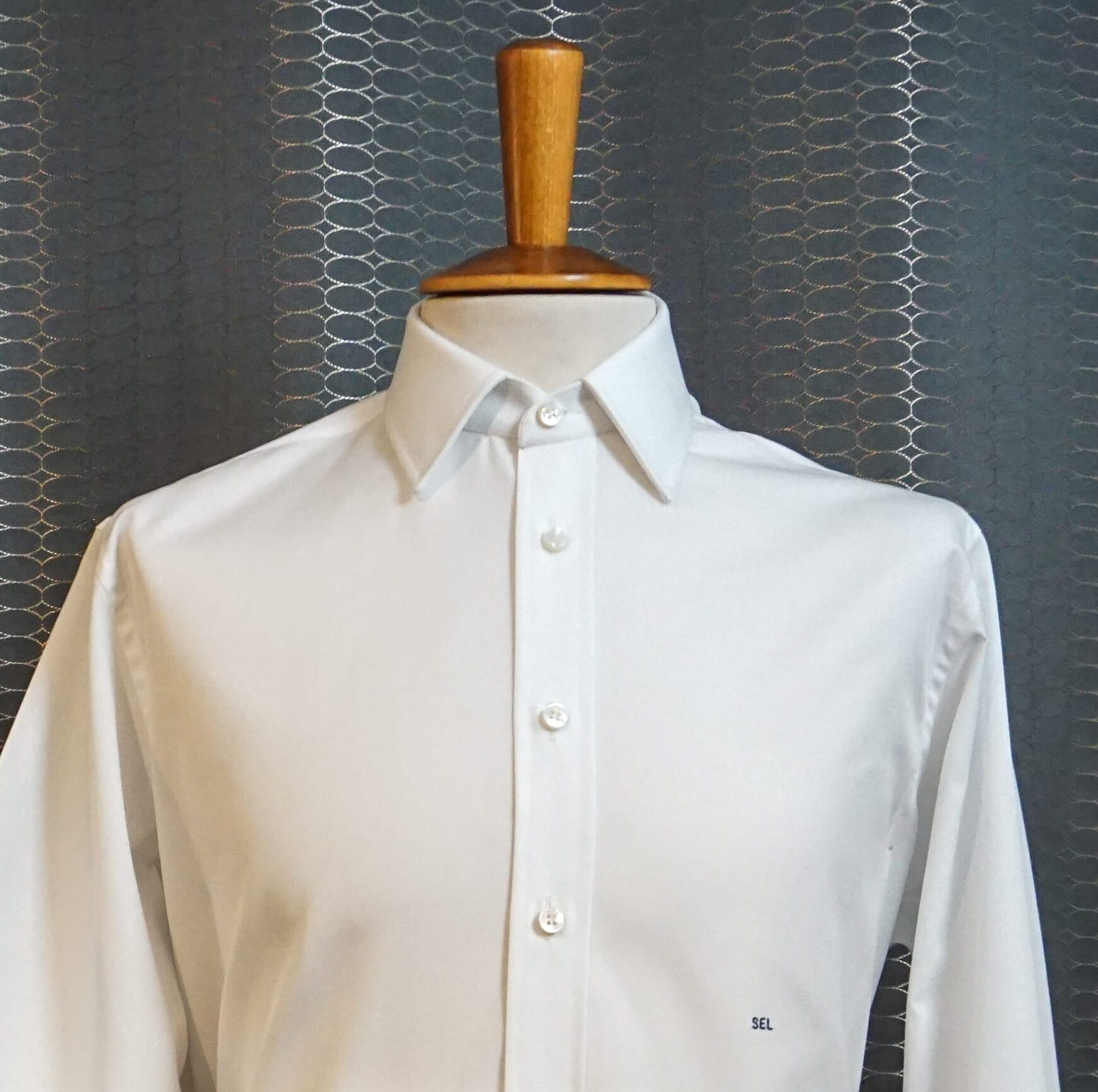 White dress shirt - chemise blanche - made to measure shirt - Revenga Chemisiers Genevois
