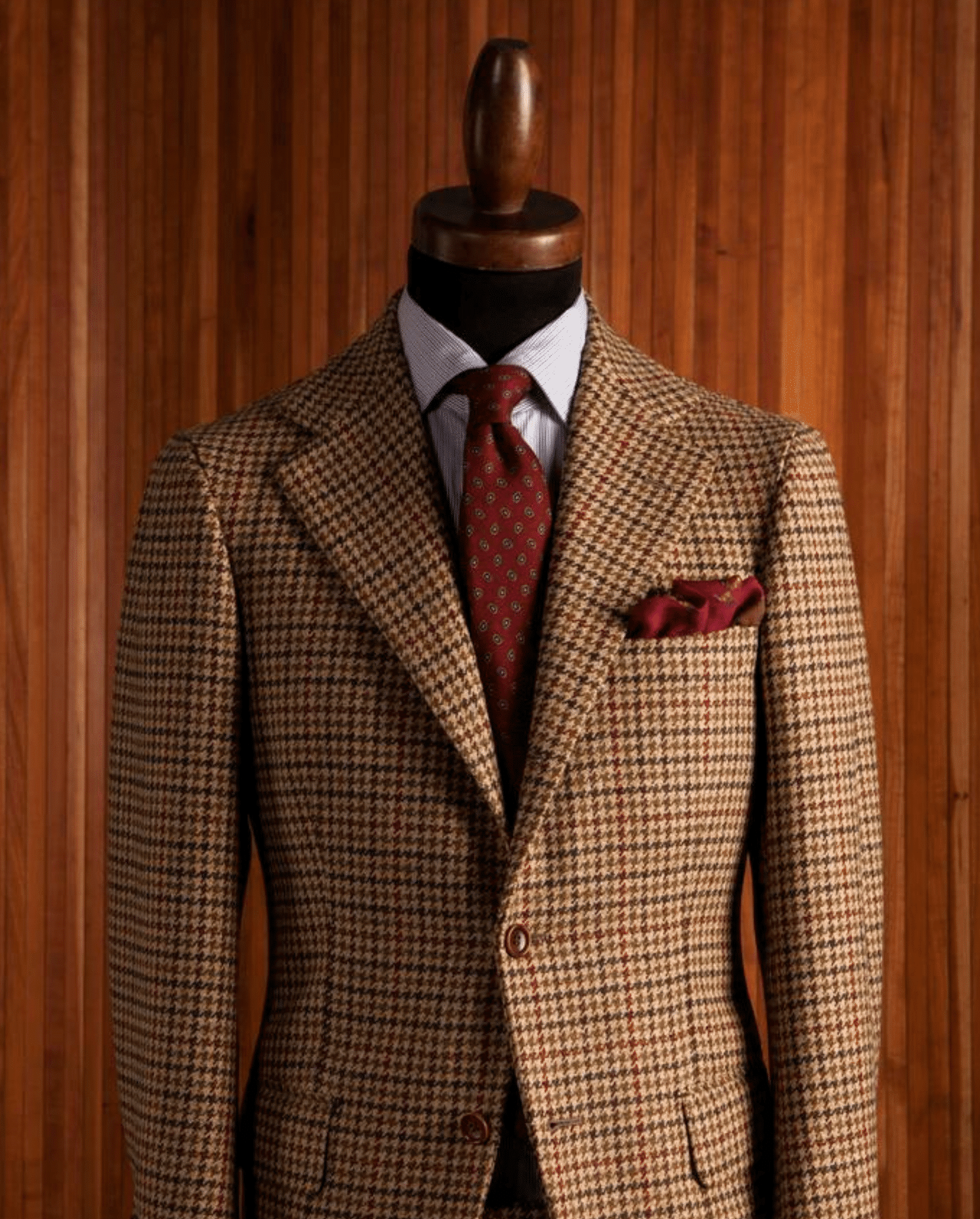 Made-to-measure suit Sartoria Dalcuore x Revenga Chemisiers